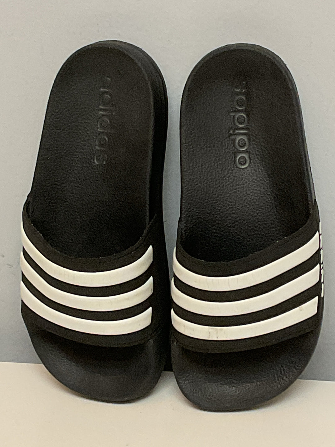 Adidas Child Shoe Size 11 Black & White Shoes – 2ndchild